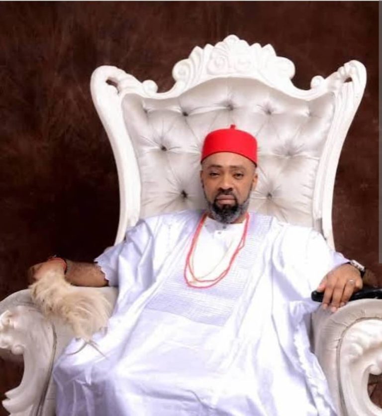 ERIRI EGO IGBONILE – HIGH CHIEF DR MICHEAL ONUOHA VISITS THE DOUBLE SHILLINGS AUTO OUTLET OWERRI OWNED BY RENOWNED IMO ENTREPRENEUR, NKE NKE ENYI IZUOGU NA IHEME GBURU GBURU 1-12